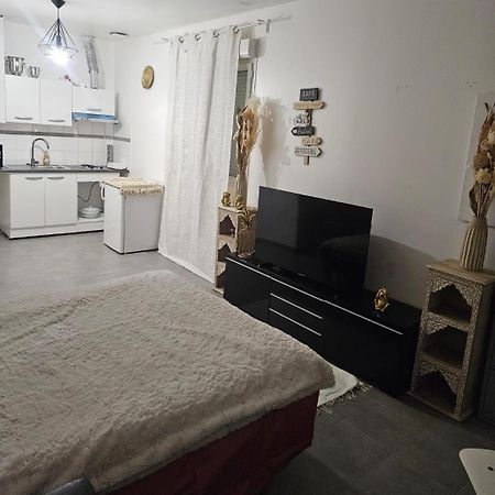 Studio A 2 Arret De Gare Du Nord Pierrefitte-sur-Seine Eksteriør bilde