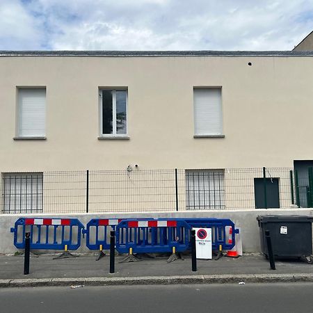 Studio A 2 Arret De Gare Du Nord Pierrefitte-sur-Seine Eksteriør bilde
