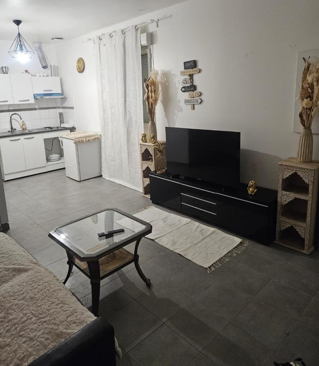 Studio A 2 Arret De Gare Du Nord Pierrefitte-sur-Seine Eksteriør bilde